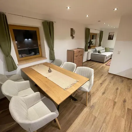 Gschwandtl Apartment *